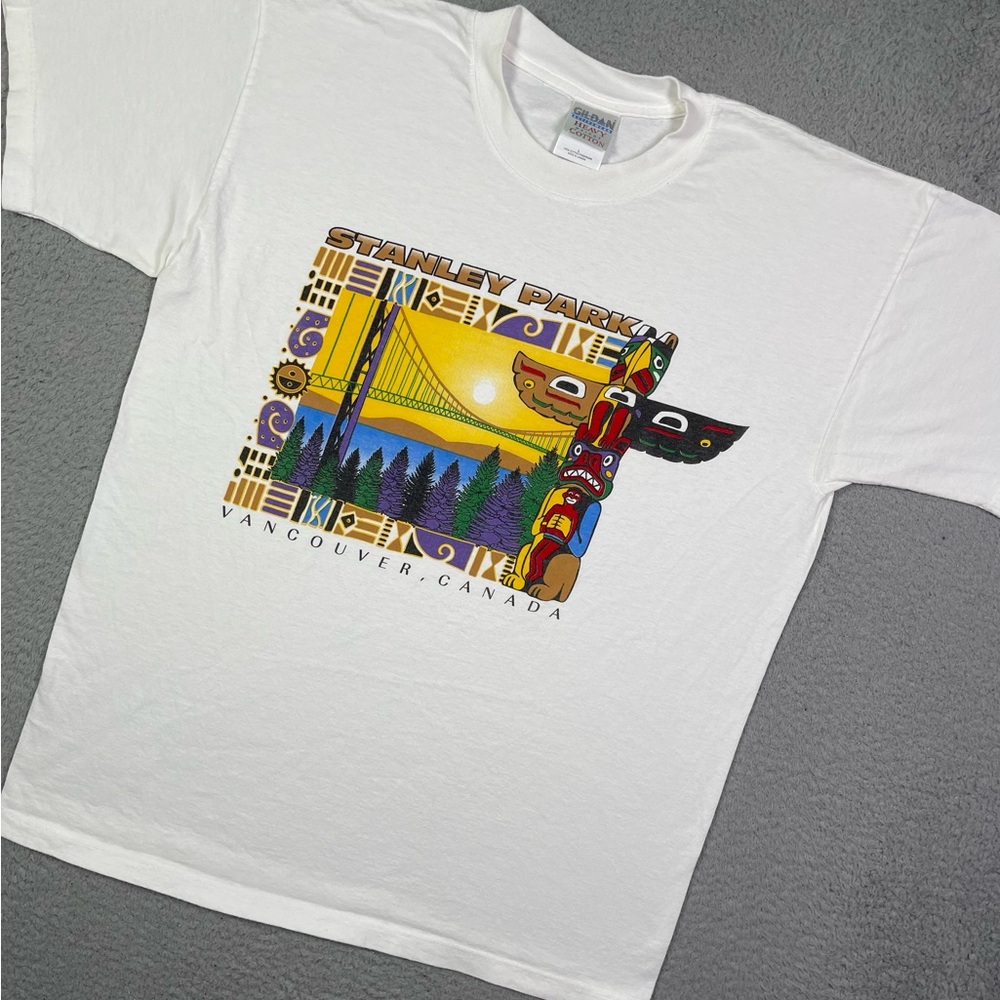 Vintage y2k Vancouver‎ Canada T-shirt